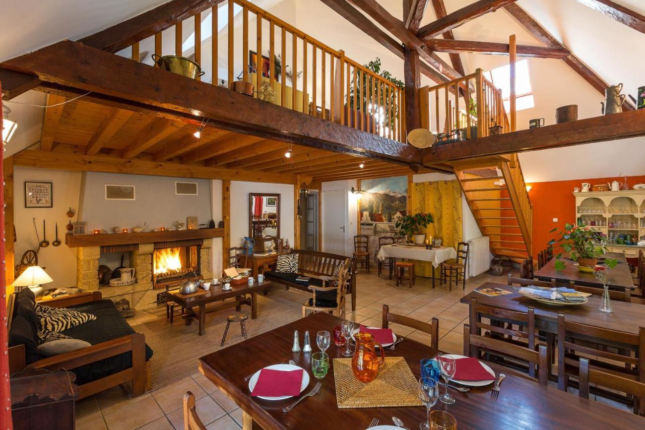 La Grange De Brudour Hotel Aspres-les-Corps ภายนอก รูปภาพ